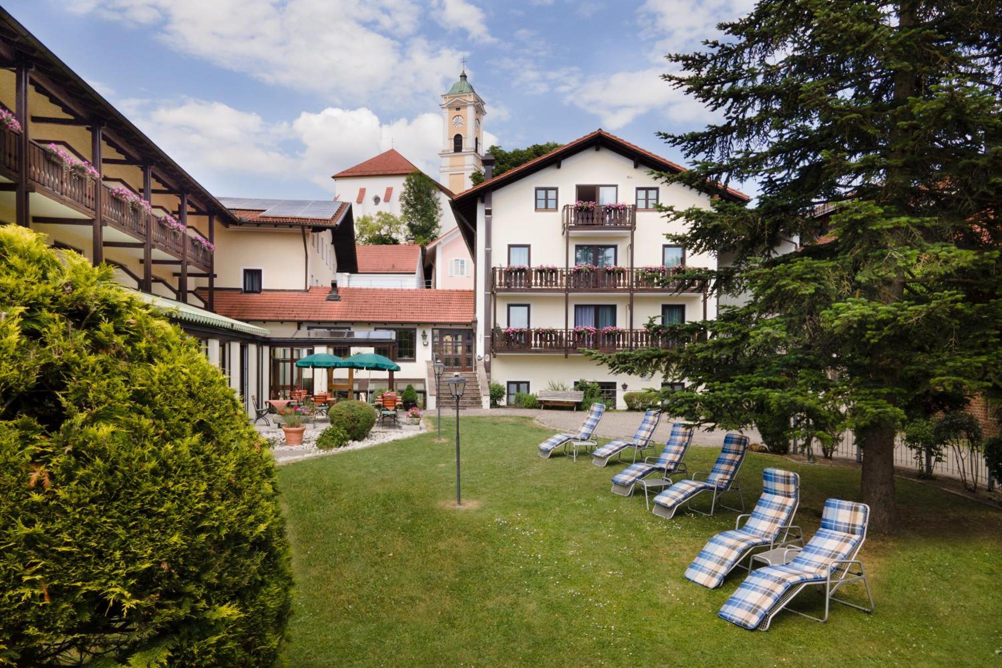 Graefliches Hotel Alte Post บัดเบียร์นบาค ภายนอก รูปภาพ