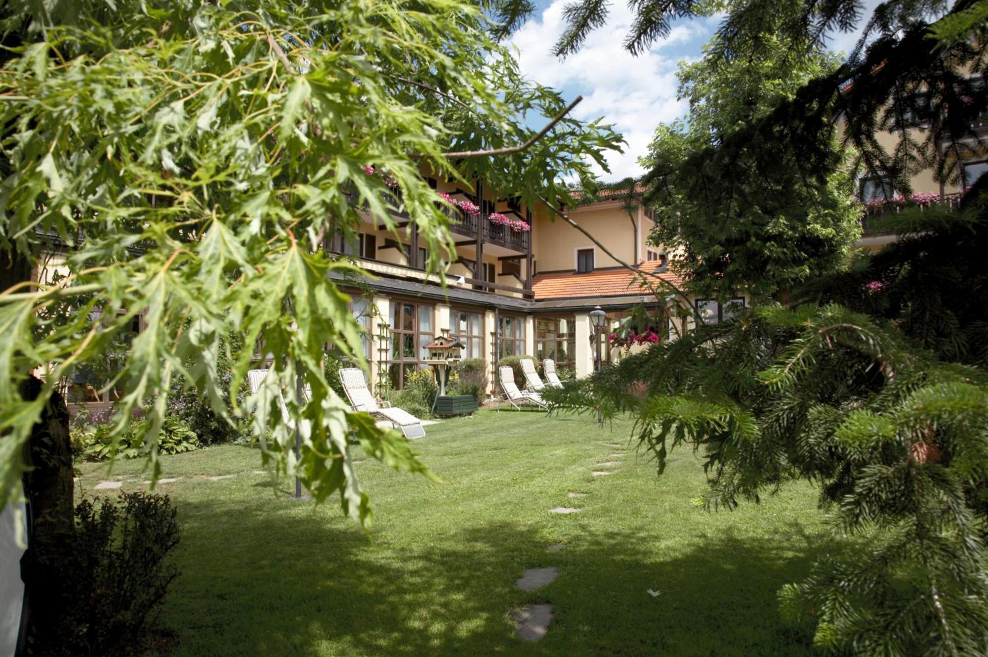 Graefliches Hotel Alte Post บัดเบียร์นบาค ภายนอก รูปภาพ