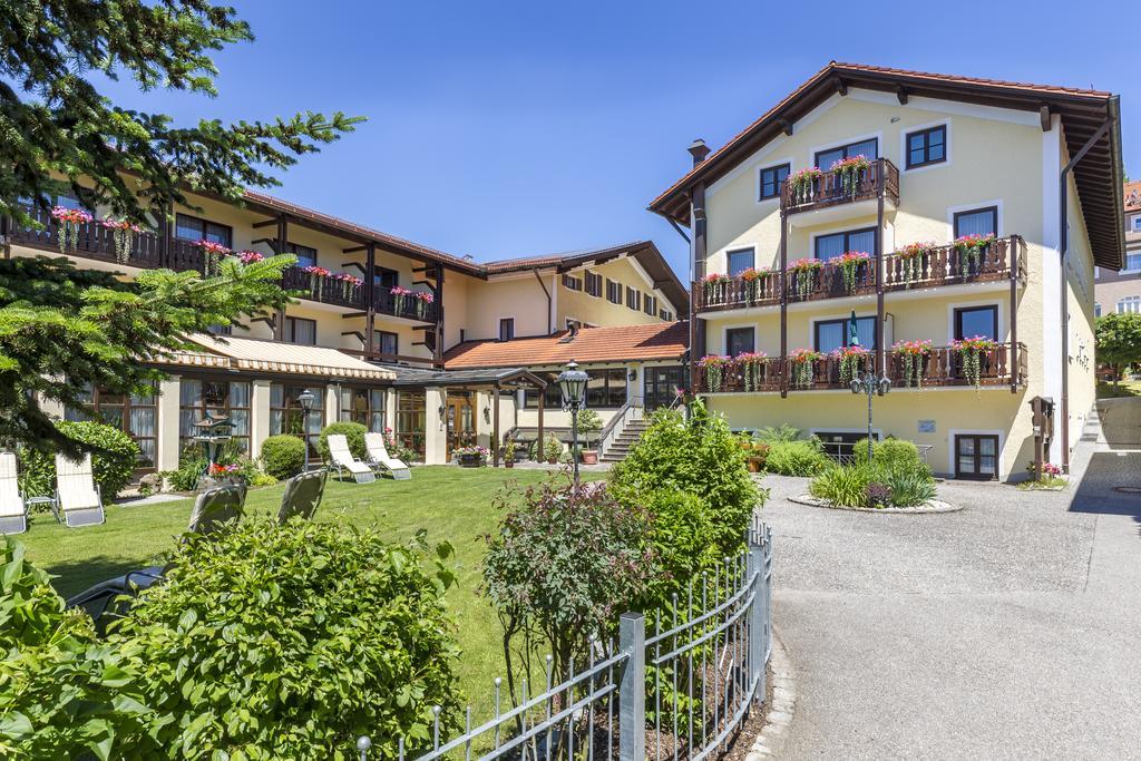 Graefliches Hotel Alte Post บัดเบียร์นบาค ภายนอก รูปภาพ